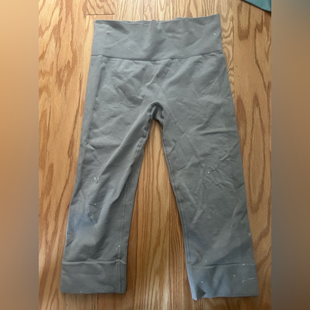 Grey crop lululemon leggings